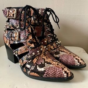 elana boot sam edelman